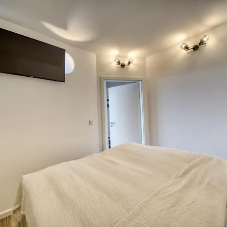 - Haus C, App 0c1008 Apartment *