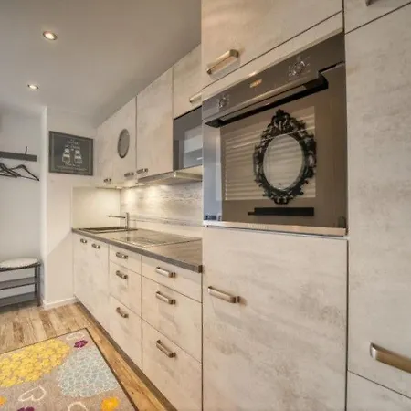 - Haus C, App 0c1008 Apartment *